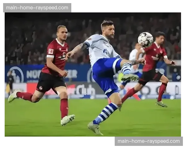 保级关键战前瞻：波鸿与沙尔克04的正面交锋，或由中场绞杀决定