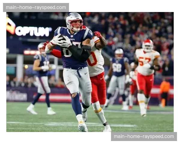 伤病报告：NFL堪萨斯城酋长队四分卫马霍姆斯成功接受脚踝关节镜手术，预计休战四个月