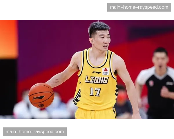 【2026年4月CBA联赛阶段性复盘·人物·特写更衣室侧记:输球后,孙铭徽鼓励年轻队员的画面 【2026年4月CBA联赛阶段性复盘·人物·特写更衣室侧记:输球后,孙铭徽鼓励年轻队员的画面