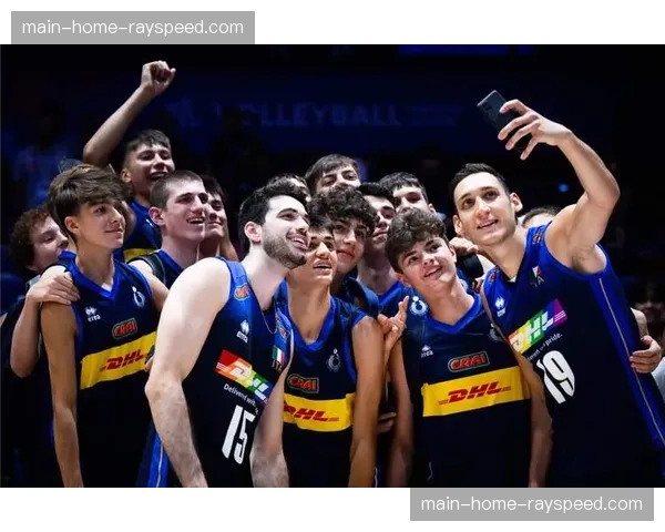 最新诊断:意大利男排副攻鲁索膝伤恢复良好,预计可赶上四月末的国家队比赛 最新诊断:意大利男排副攻鲁索膝伤恢复良好,预计可赶上四月末的国家队比赛